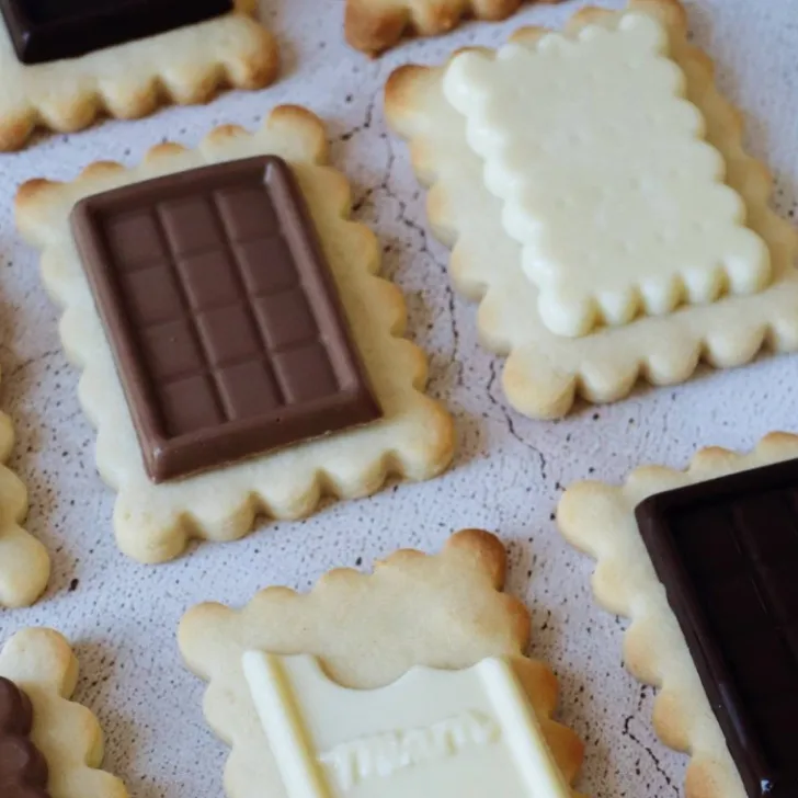 Biscuits school - Emporte-pièce et moule à chocolat pour goûters gourmands