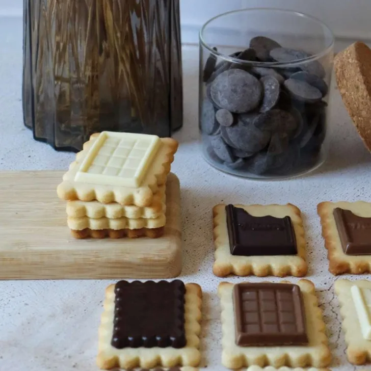 Biscuits school - Emporte-pièce et moule à chocolat pour goûters gourmands