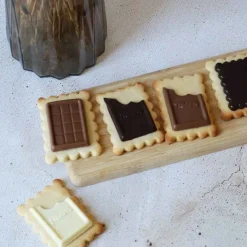 Biscuits school - Emporte-pièce et moule à chocolat pour goûters gourmands