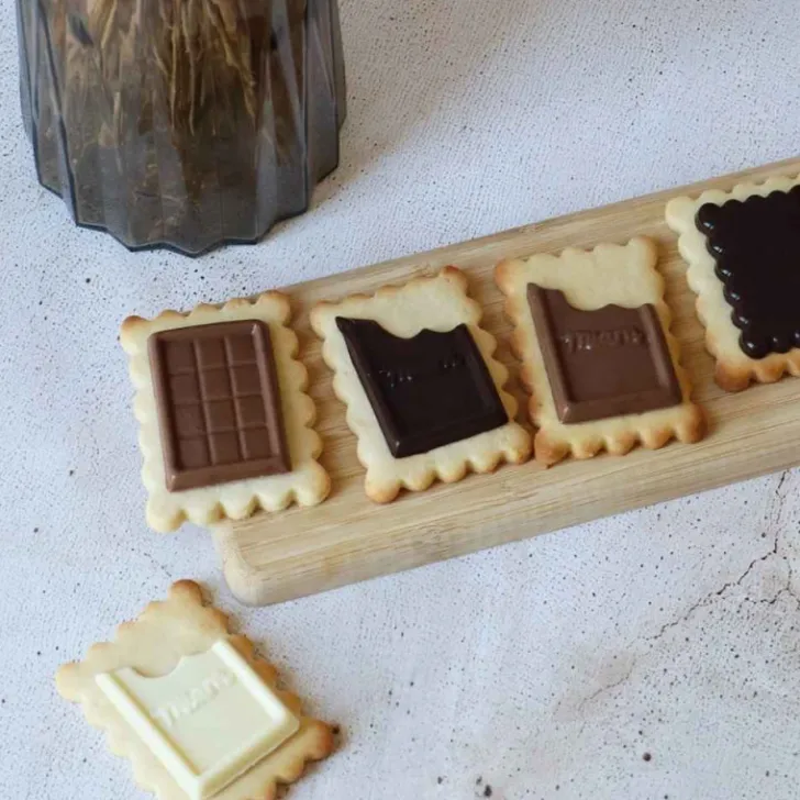 Biscuits school - Emporte-pièce et moule à chocolat pour goûters gourmands