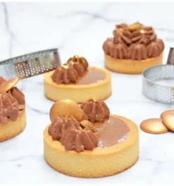 4 cercles à tartelettes perforés ronds 8 cm