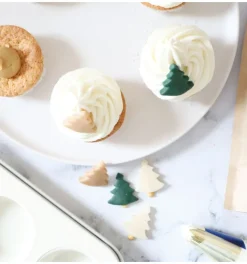 Décorations sapins de Noël en pâte d'amande