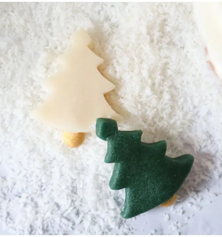 Décorations sapins de Noël en pâte d'amande