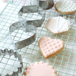4 emporte-pièces inox pour biscuits et pâtisseries