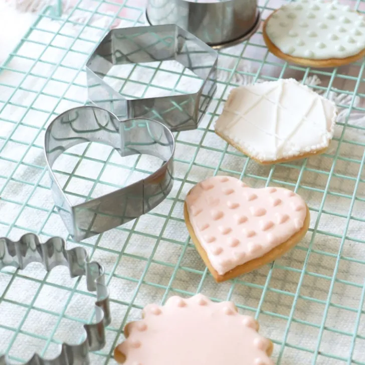 4 emporte-pièces inox pour biscuits et pâtisseries