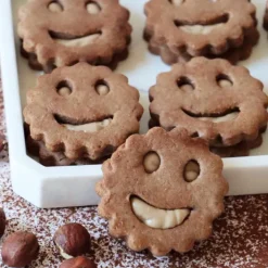 2 emporte-pièces pour biscuits sourire