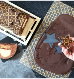 2 feuilles transfert pour bûche - Motif Couture