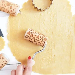 Mini rouleau pâtissier à empreintes cœur
