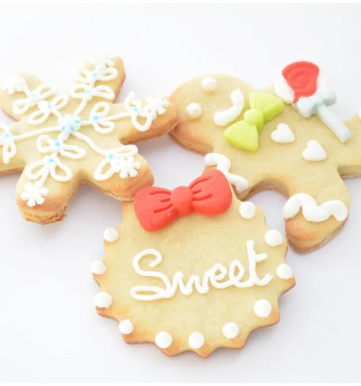 Seau 18 emporte-pièces de Noël pour biscuits et sablés