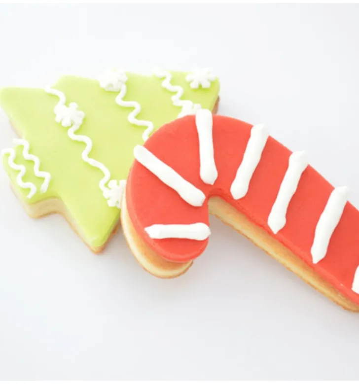 Seau 18 emporte-pièces de Noël pour biscuits et sablés